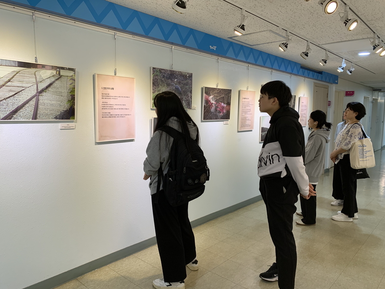 ‘전쟁과 평화 그리고 동행’ 사진전 현장