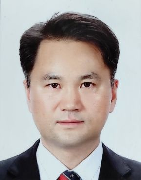 제50회 상공의 날, 김해지역 상공인 및 관리자 2인 표창 수상)바이저 김현일 이사