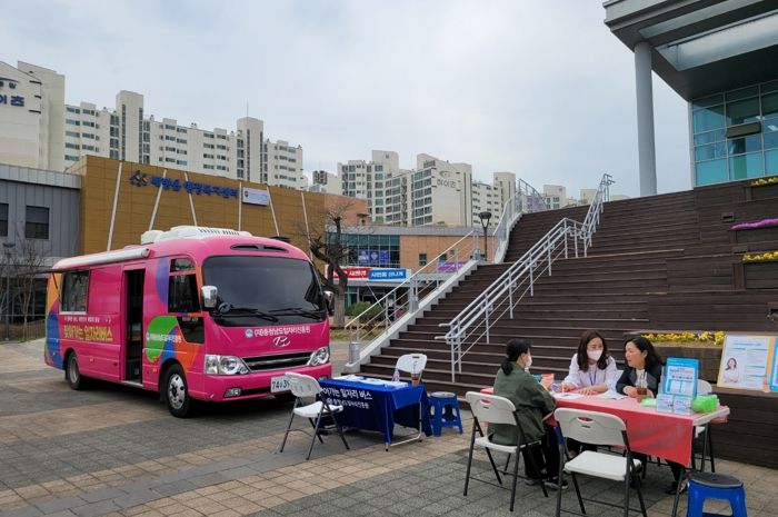 찾아가는 이동 상담 장면