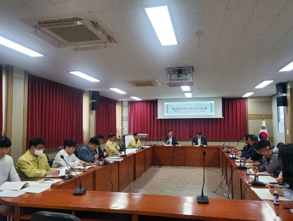 21일 농업기술센터 2층 소회의실에서 축산분야 지원사업 추진을 위한 간담회를 개최했다.