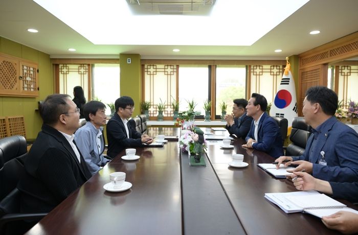 논산시청을 찾은 기업 관계자들