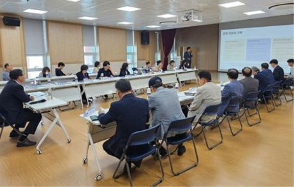 지난 18일 생활문화센터 다목적실에서 ‘전남도립문학관 건립 유치 타당성 조사 및 여수문학진흥계획 수립 연구용역’ 최종보고회를 개최했다.