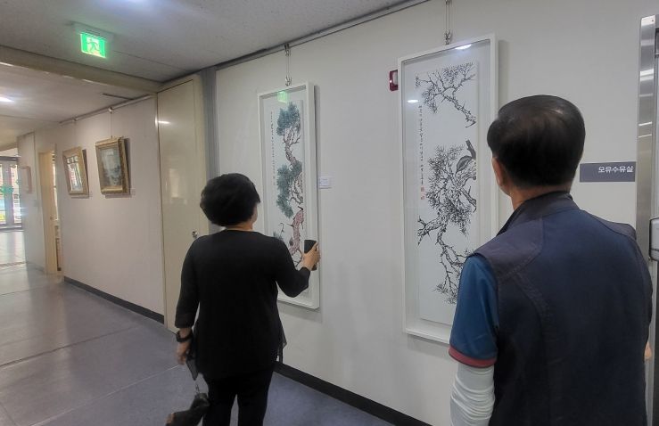 강화군보건소, 청사 내“작은 갤러리”운영… 주민 치유․소통의 문화공간으로