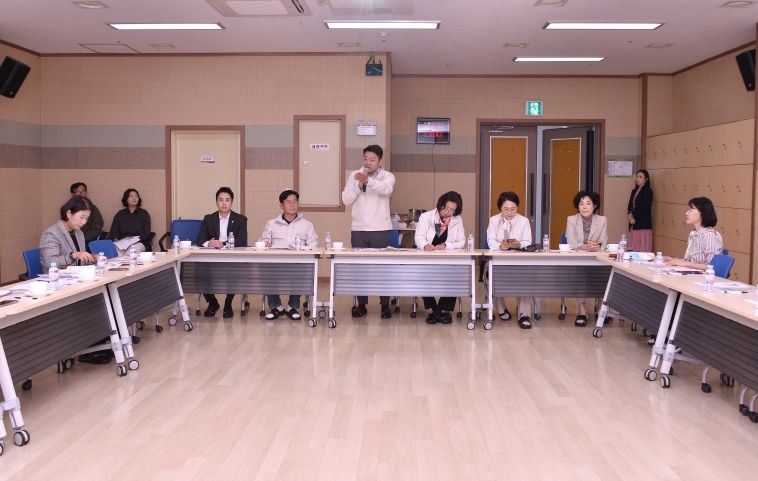 여수시의회 환경복지위원회, 여수시 육아종합지원센터에서 현장활동 펼쳐