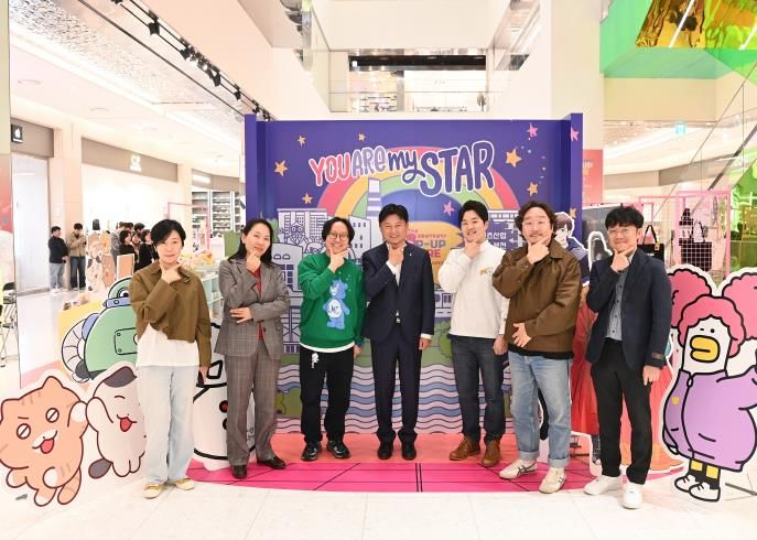 조용익 부천시장과 참여 기업인들이 기념사진을 찍고 있다.