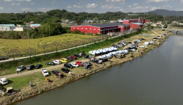 홍성군, 광천천에 낚시 열기와 봉사의 빛 물들다