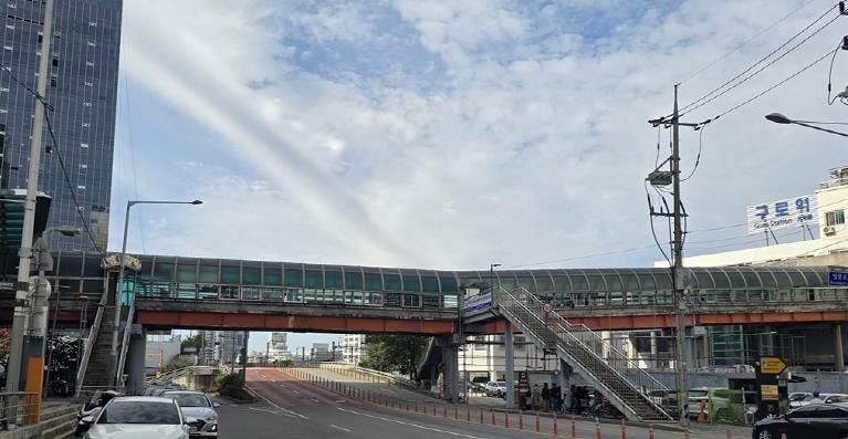 구로역과 NC백화점 연결 통로 모습