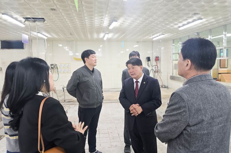 이성룡 울산광역시의회 의장, 중구 유곡중학교 현장 방문