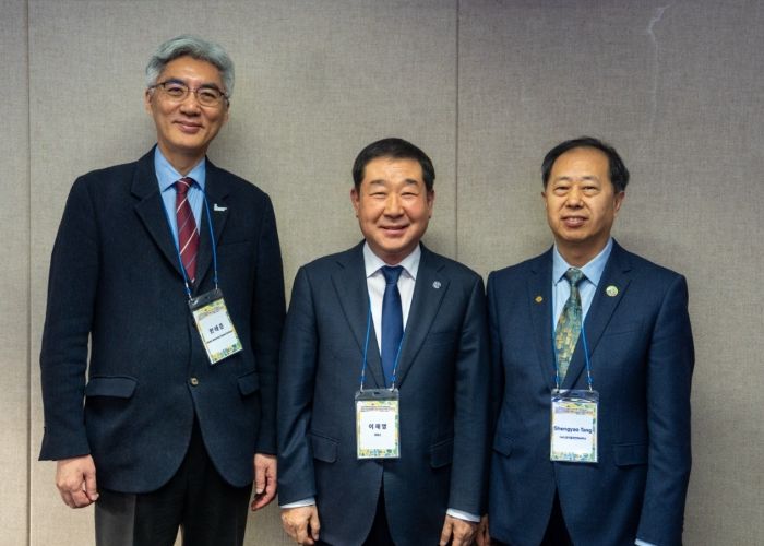 증평군 FAO와 지속가능 농업 공동협력 나서(한태준 총장, 이재영 군수, 탕 솅야오 소장)