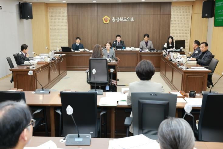 충청북도의회 정책복지위, 외국인정책추진단·기조실 2026년도 예산안 심사