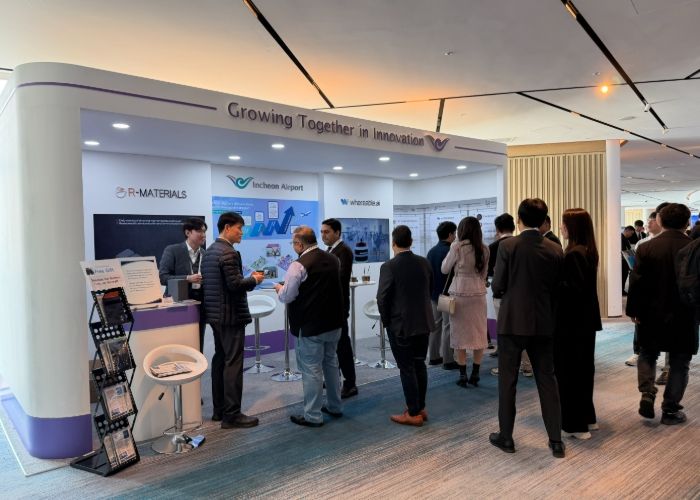 지난 27일 부산 시그니엘 호텔에서 열린 ‘Airports Innovate 2025’에 인천국제공항공사가 참석해 공사가 육성한 스타트업들의 홍보 마케팅 부스를 운영하고 있다.