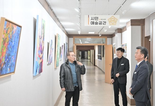 시민예술공간, 팝아트 개인전 개최