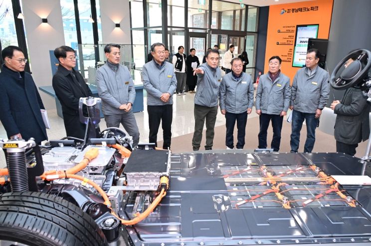 경상남도의회 건설소방위원회, 도시재생과 첨단 물류기반 현장 점검