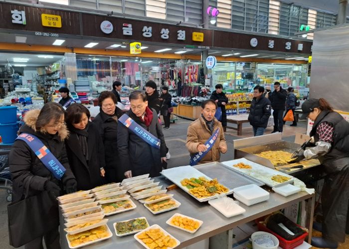 전북특별자치도, 설 앞두고 전통시장 찾아 민생 현장 점검