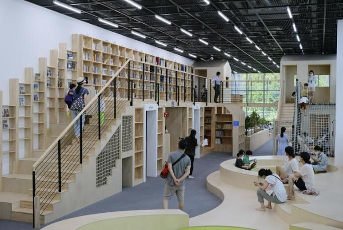 서대문자연사박물관 3층에 위치한 ‘북파크’ 전경. 이곳에서 올해 주요 환경·생태 기념일이나 절기에 맞춰 ‘자연을 담은 북큐레이션’이 열린다.