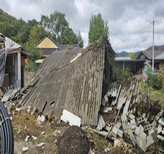 방치된 폐슬레이트 사진