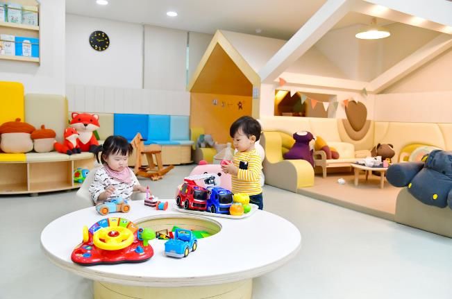 상봉동에 위치한 ‘도란도란 공동육아방’을 이용하는 아이들의 모습