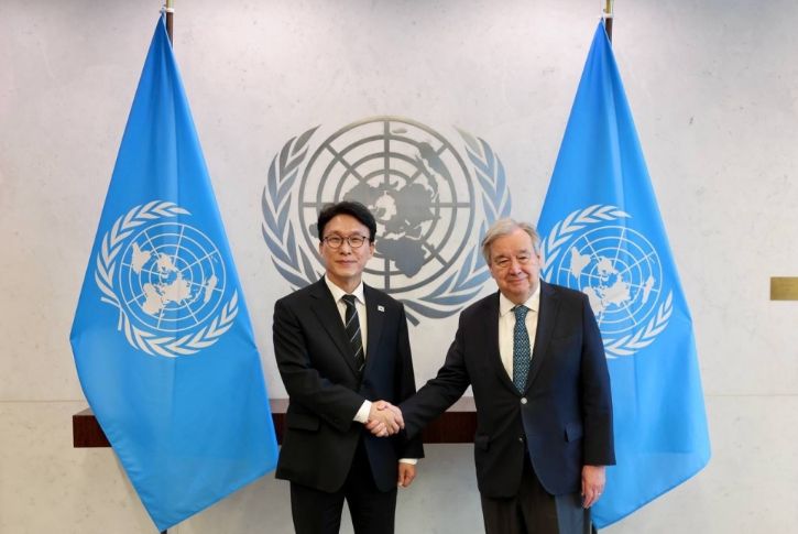 미국을 방문 중인 김민석 국무총리가 16일(현지시간) 미 뉴욕 UN본부에서 안토니우 구테레쉬 UN 사무총장과 면담을 하고 있다.