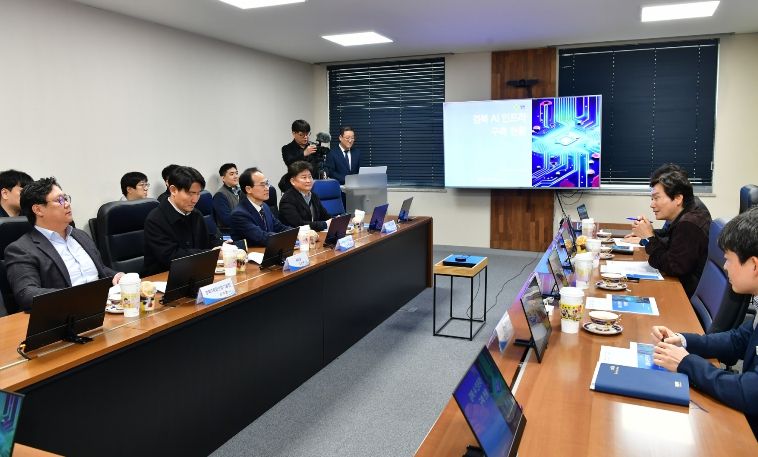 경산시, 지역 AI 기업 혁신 성장 거점 '초거대 AI 클라우드팜센터' 현장 방문