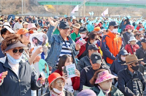 딩동댕~ 전국노래자랑 임실군편, 장미원 가득메운 인파 대성황