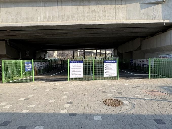 자전거 주차장 조성완료 사진(원경)