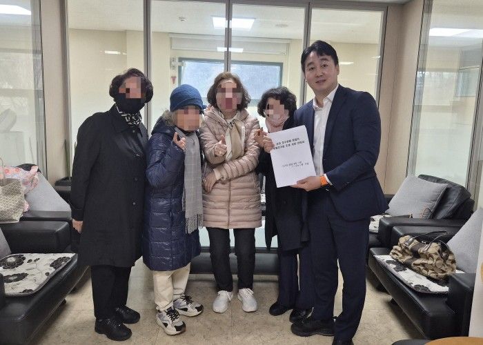 파주시의회 손성익 의원, 운정호수공원 맨발걷기길 개선 논의